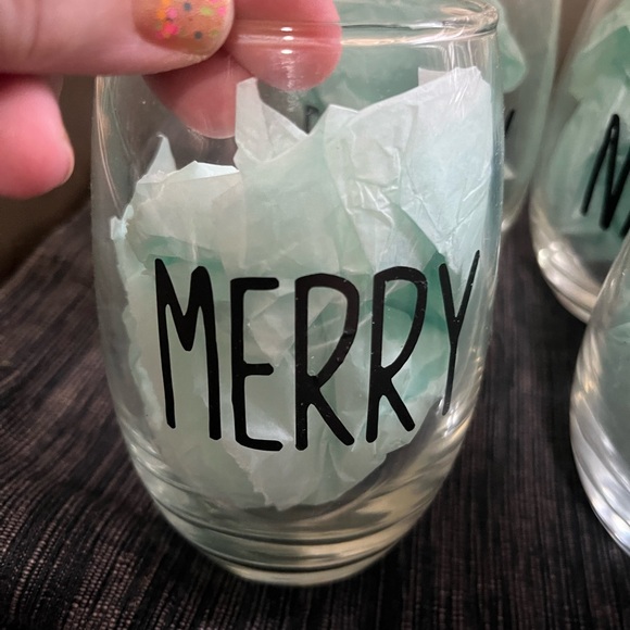 ⚠️ New. Custom Christmas Stemless wine glasses; set of 4 - Picture 2 of 5